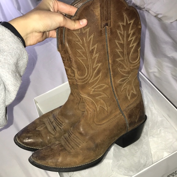 Ariat cowgirl boots - Picture 2 of 3